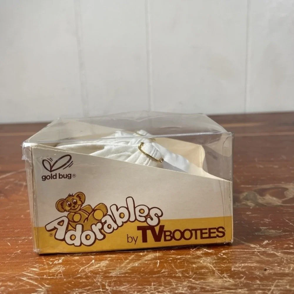 Vintage Gold Bug Adorables TV‎ Bootees White Satin Infant Baby Shoes NIB
